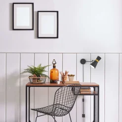 Aplique de pared con brazo articulado y enchufe "SILVA"