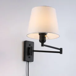 Aplique de pared con brazo articulado y enchufe