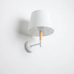 Aplique de pared con pantalla de tela