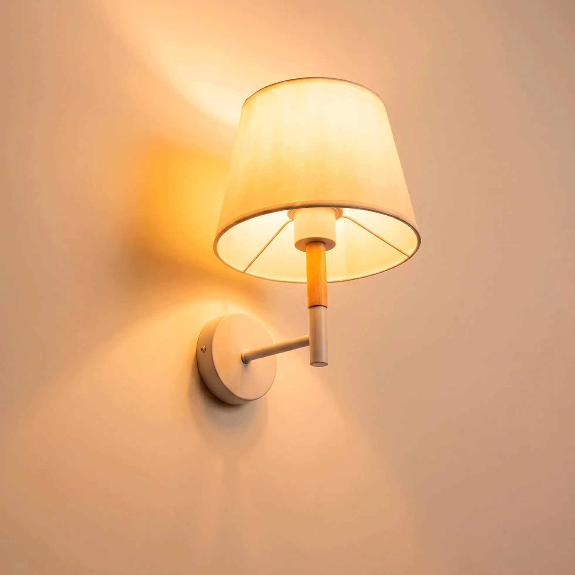 Aplique de pared con pantalla de tela "VELUM" - E27