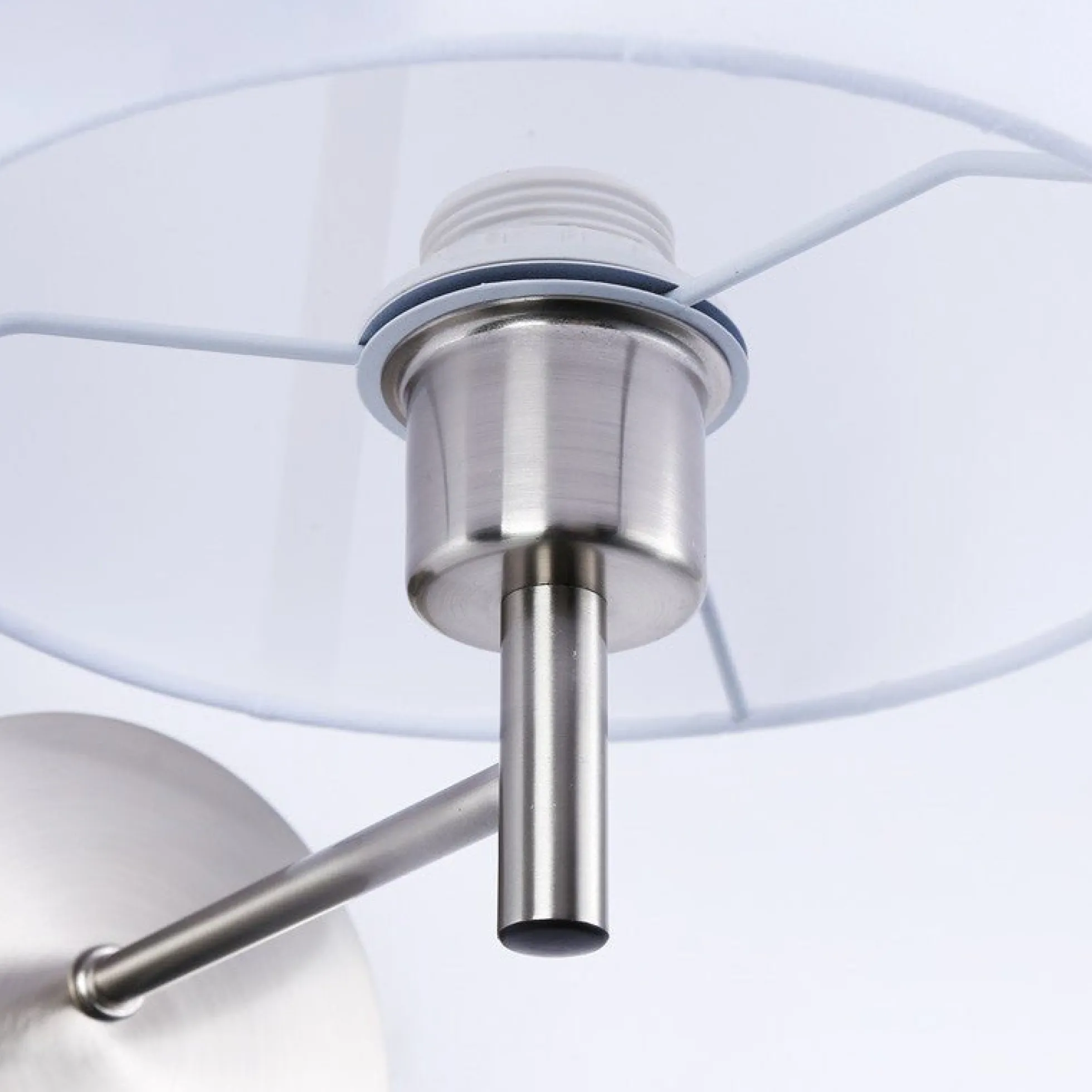 Aplique de pared con pantalla e interruptor Classic "RIGA" - E27