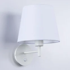 Aplique de pared con pantalla e interruptor Classic