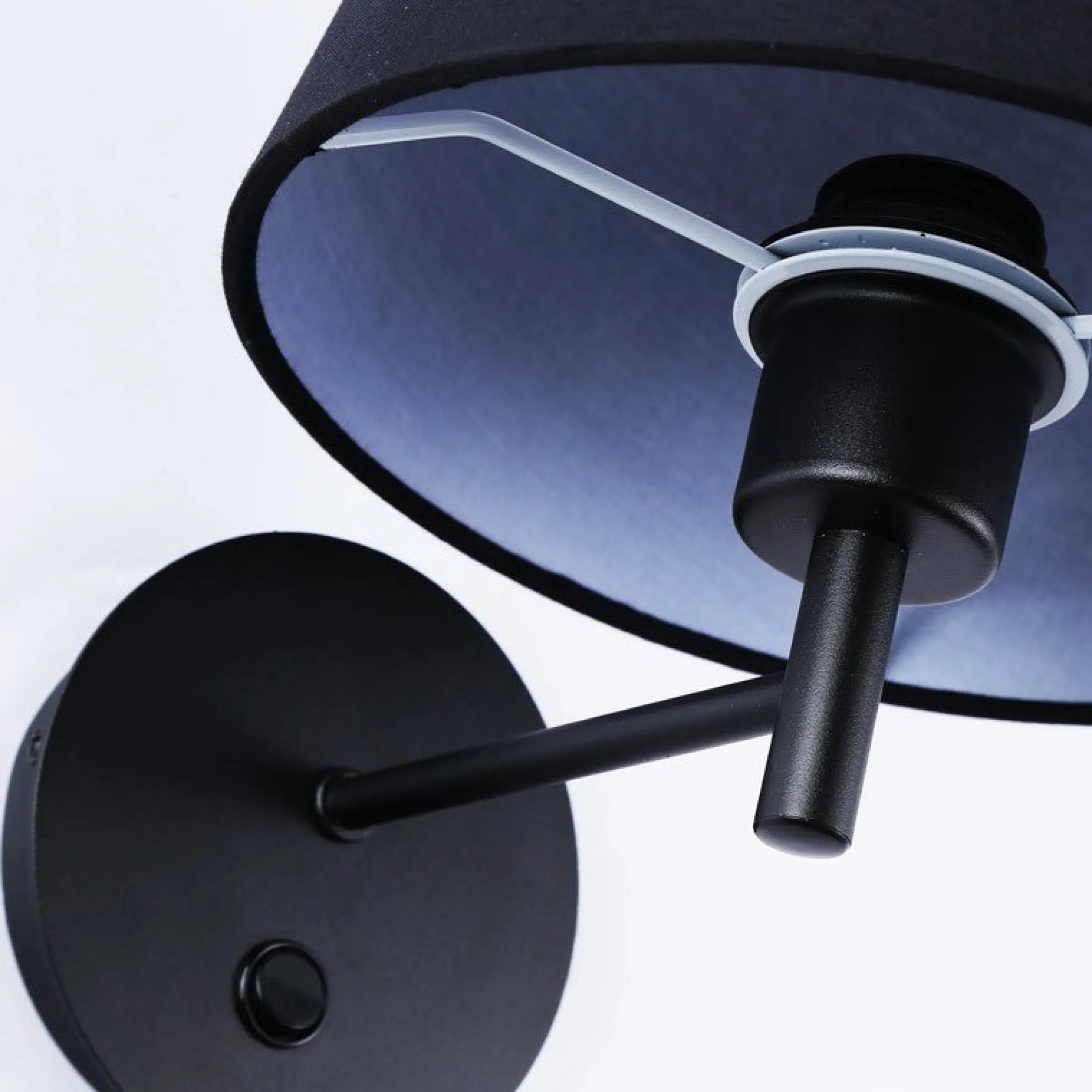Aplique de pared con pantalla e interruptor Classic "RIGA" - E27