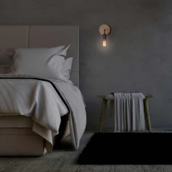 Aplique de pared de madera y metal