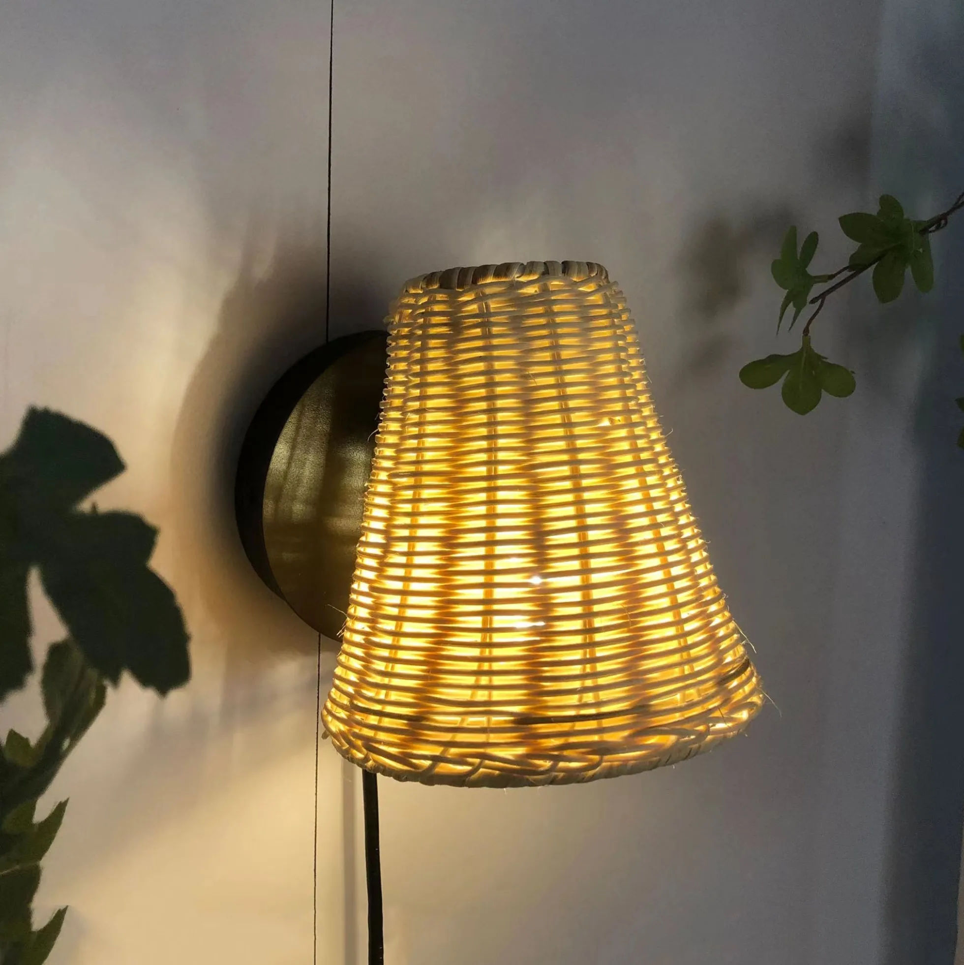 Aplique de pared de mimbre "BLIND"