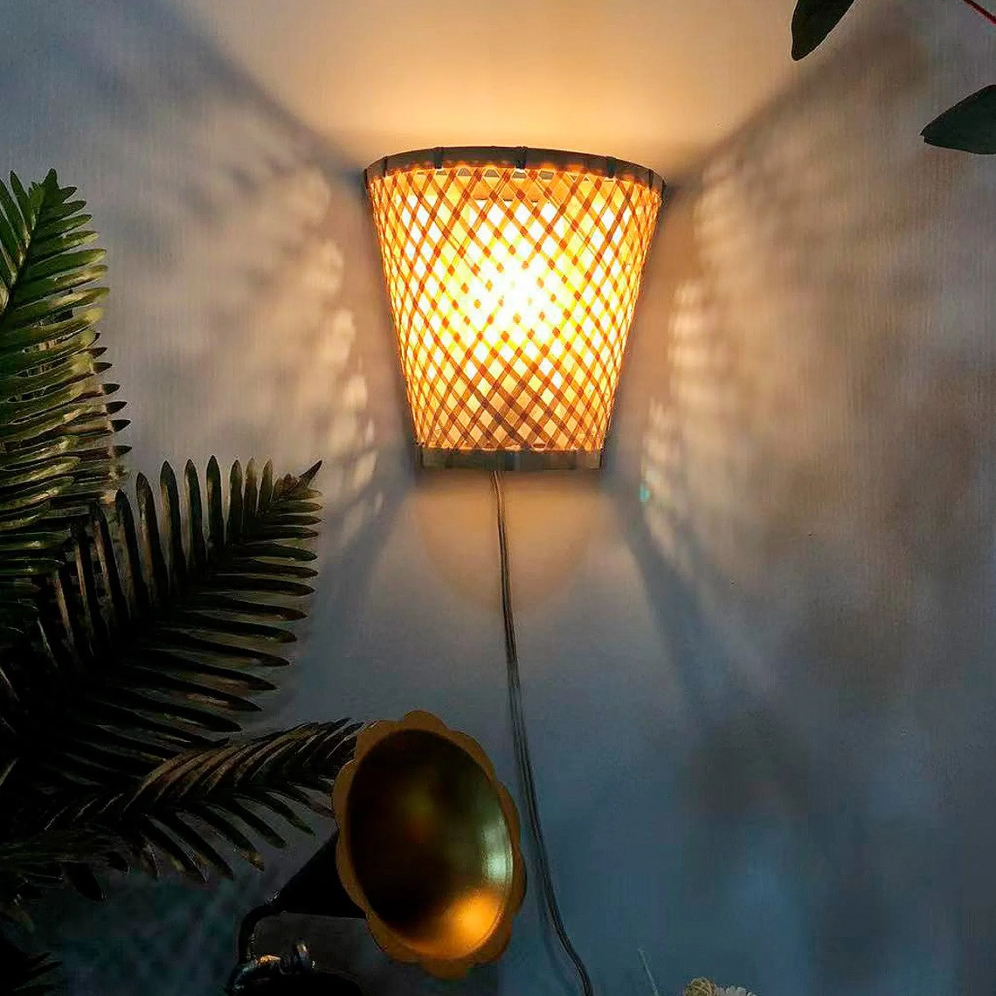 Aplique de pared de mimbre con enchufe "PANI"