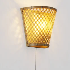 Aplique de pared de mimbre con enchufe