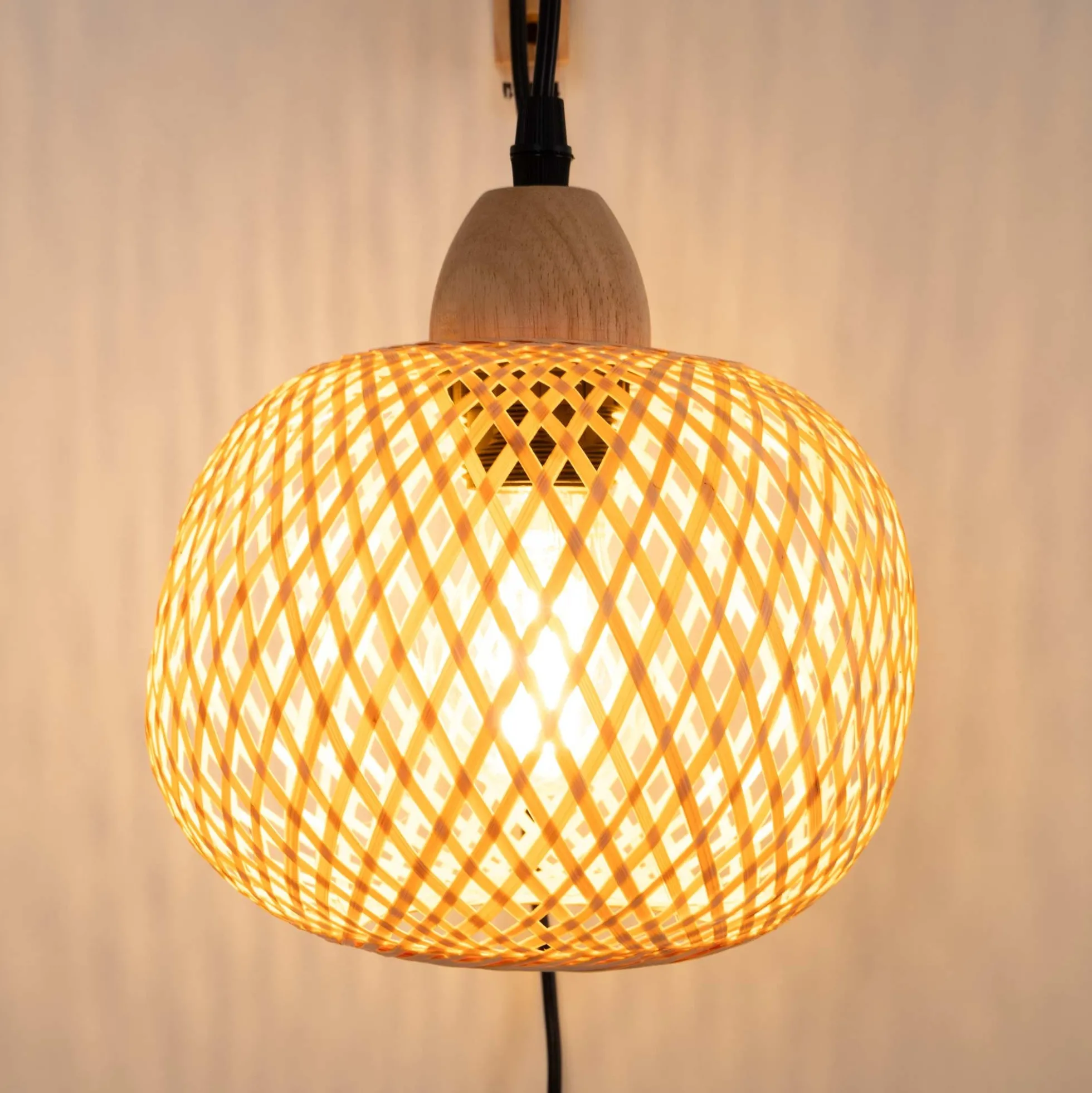 Aplique de pared de mimbre y madera "Phuket" - Con cable y enchufe - E27