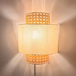 Aplique de pared de mimbre y tela