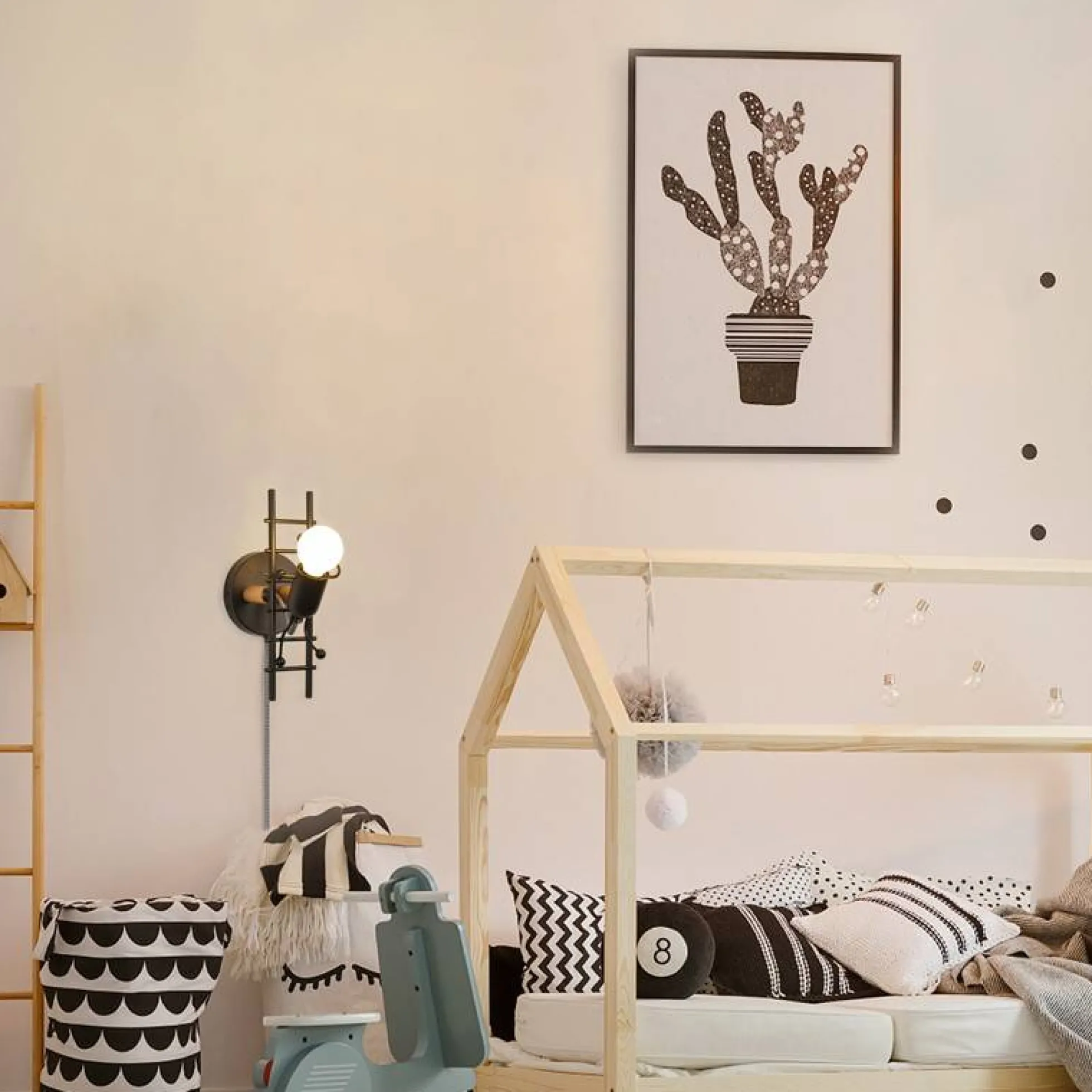 Aplique de Pared "Doll " - Con interruptor y enchufe - E27