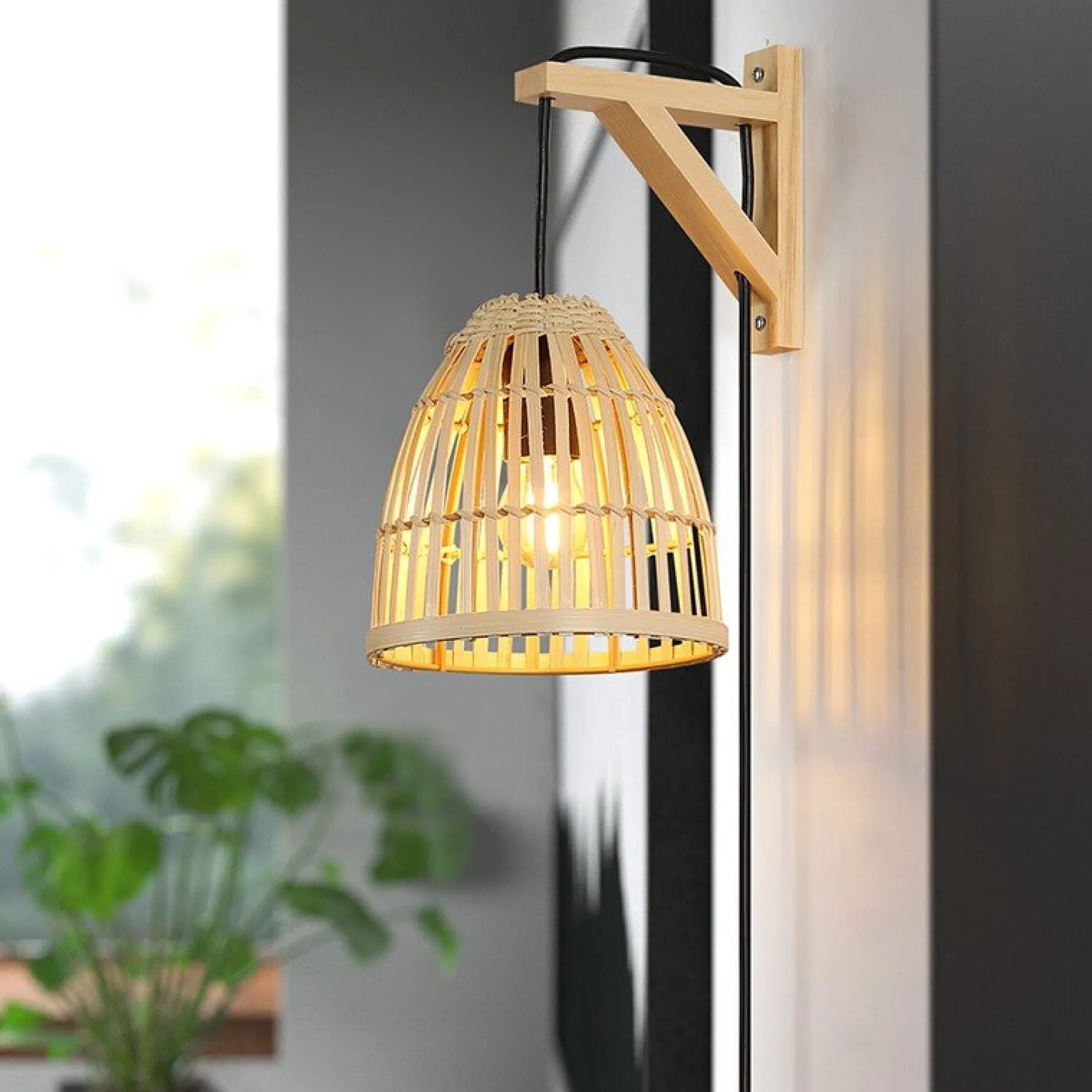 Aplique de pared en madera con pantalla de bambú "CESTA"