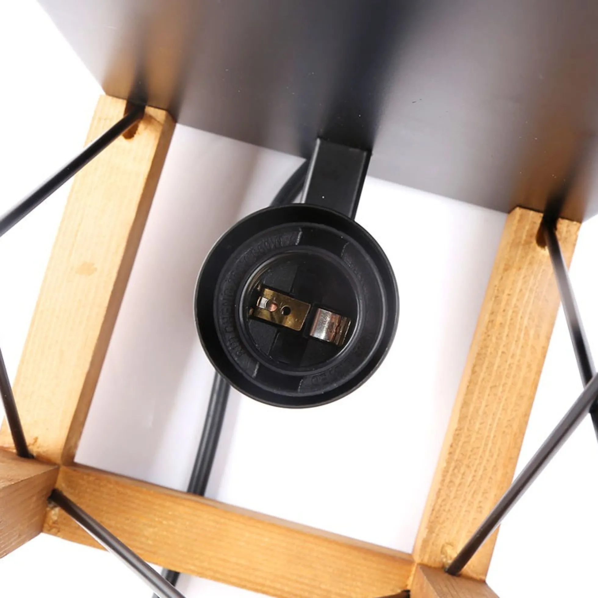 Aplique de pared en madera y metal, con cable y enchufe "Montse" - E27