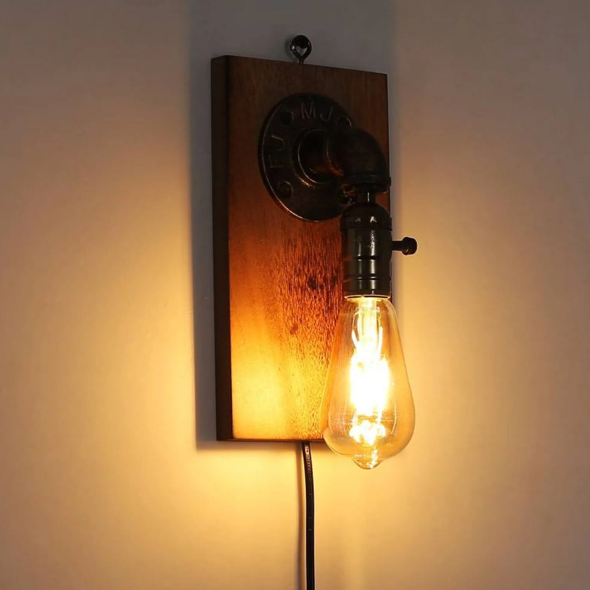 Aplique de pared estilo industrial de madera y metal "Older" - E27