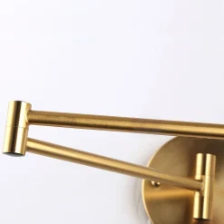 Aplique de pared extensible con enchufe