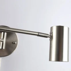 Aplique de pared extensible con enchufe