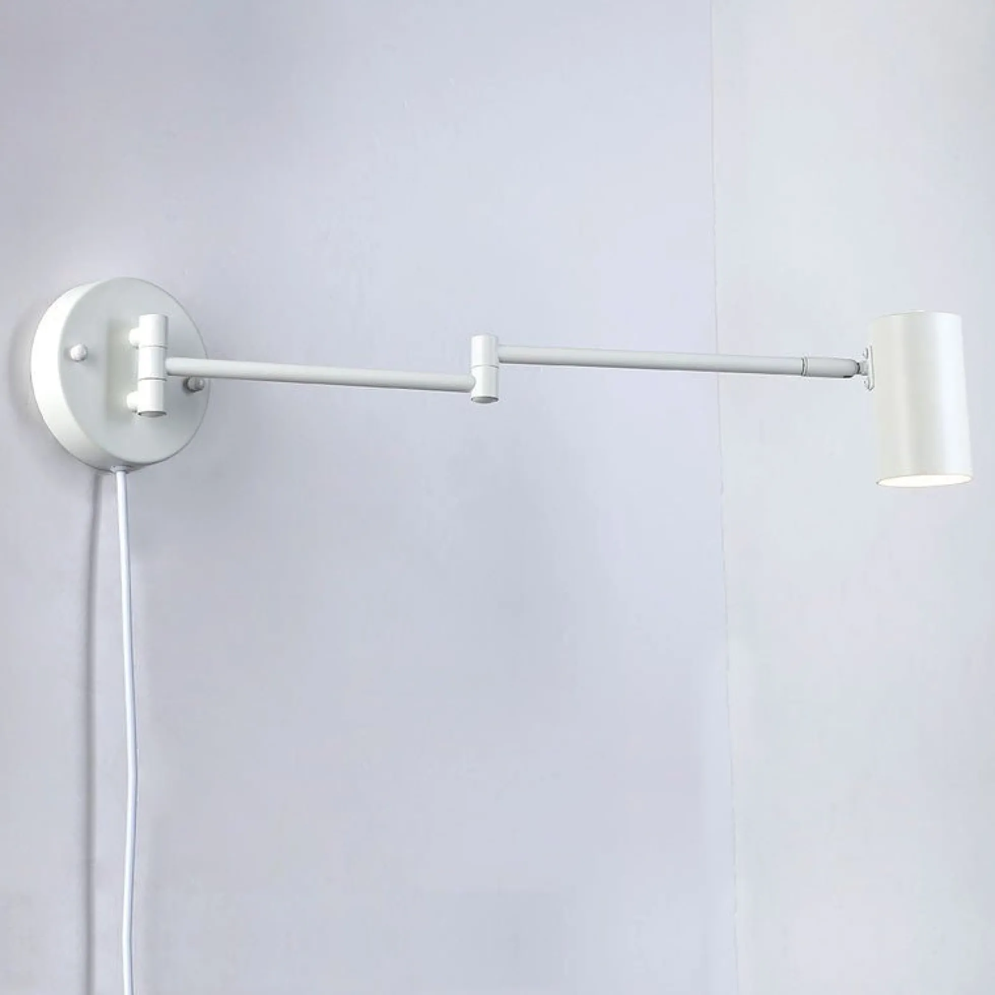 Aplique de pared extensible con enchufe "Lisa" - E27 G45