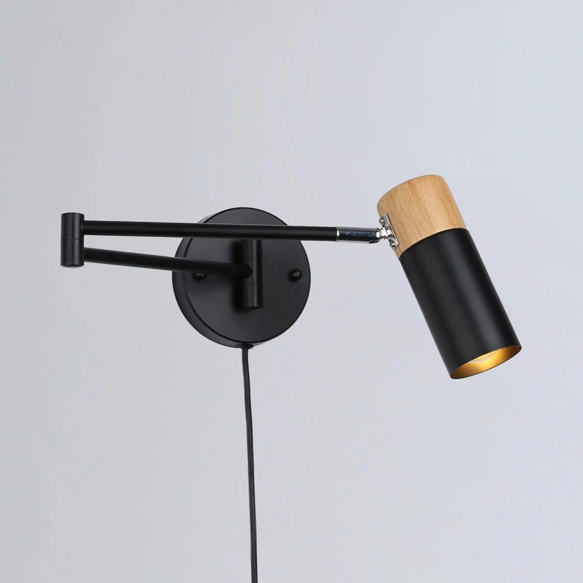 Aplique de pared extensible con cable y enchufe "Logan"