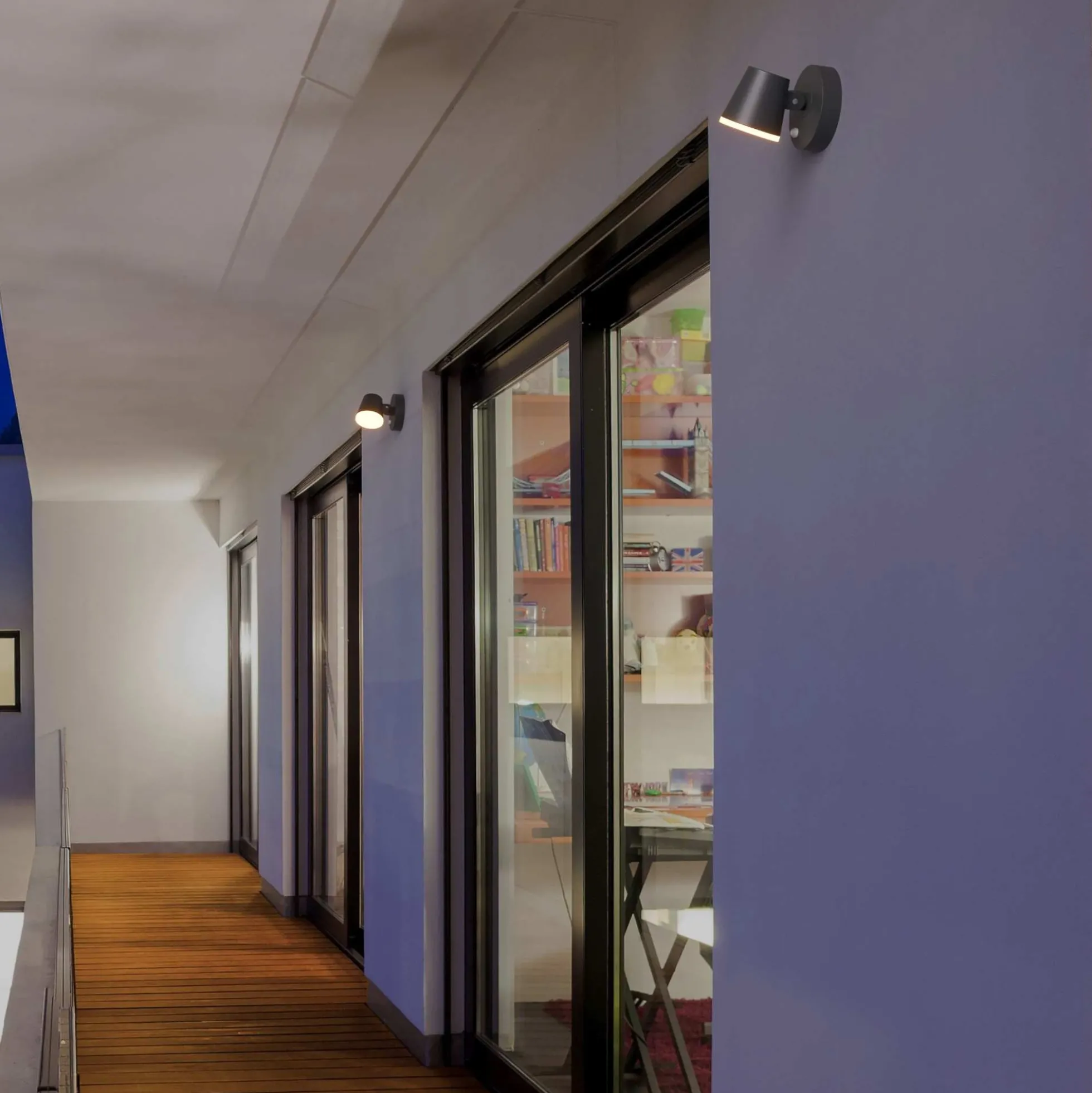 Aplique de pared exterior con sensor PIR "Stan" - 12,5W - Orientable - 3000K - IP54