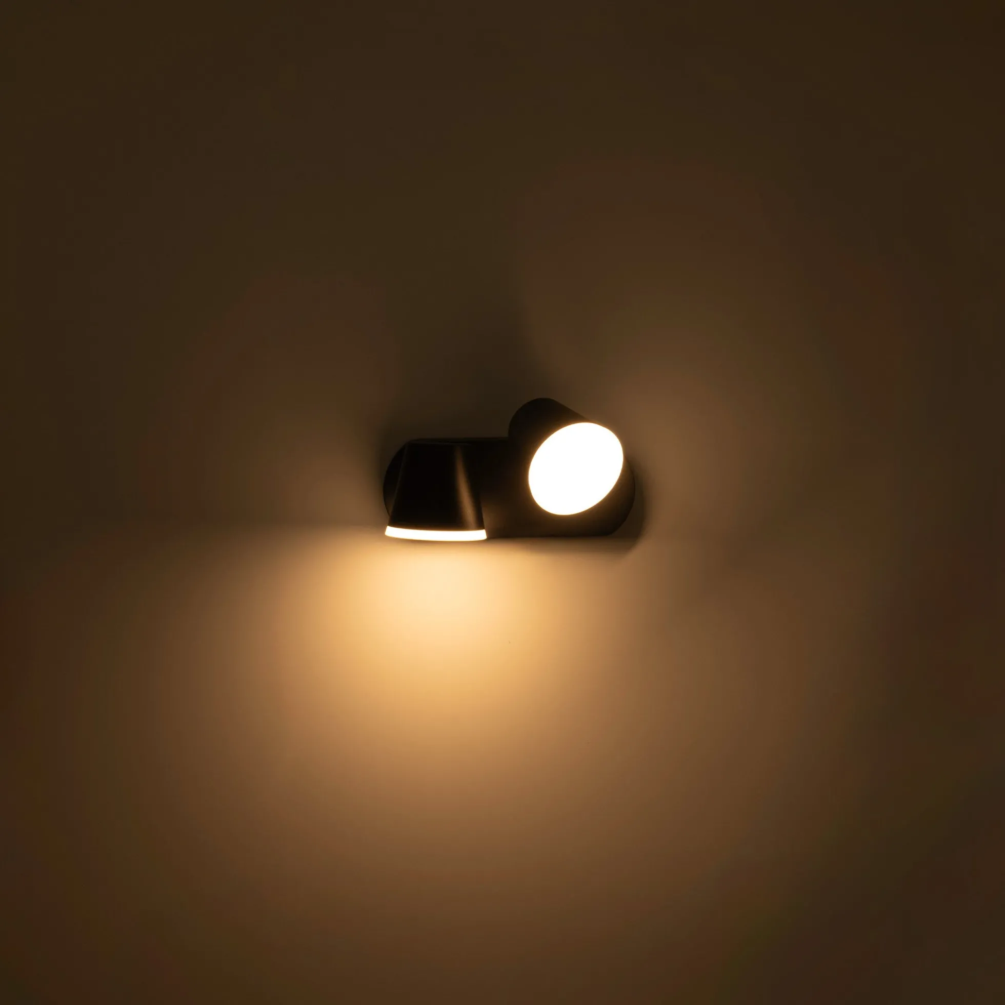 Aplique de pared exterior doble "Tura" - 20,5W - Orientable - 3000K - IP54