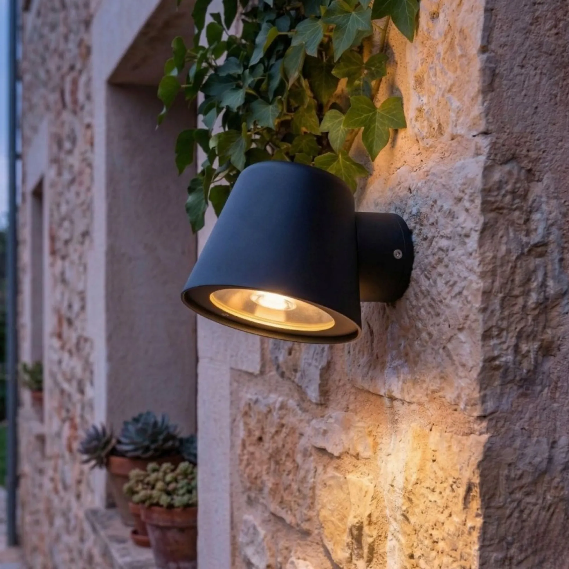 Aplique de pared exterior LED "ALBA" - Bombilla GU10 5W incluida