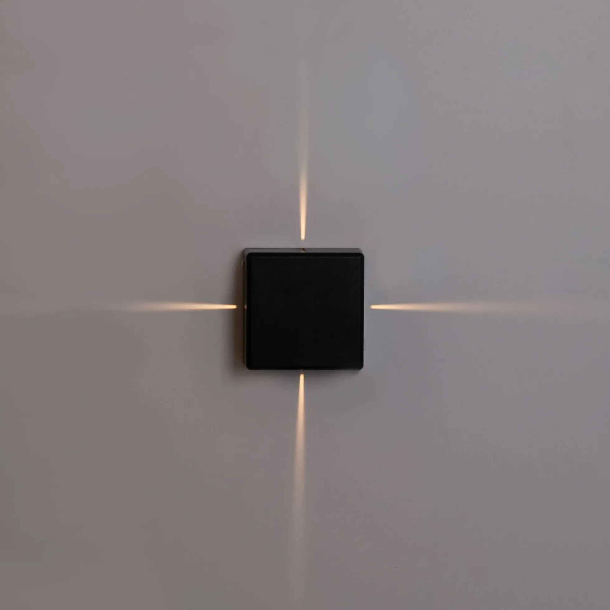 Aplique de pared exterior LED cuadrado "Karen 4" - 6W - IP54 - Emisión de luz cuatro caras