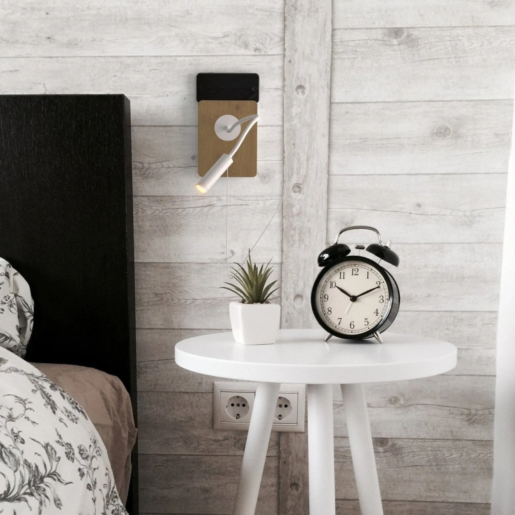Aplique de pared flexible para lectura con puerto USB "LONDON USB" - Chip CREE - 3W