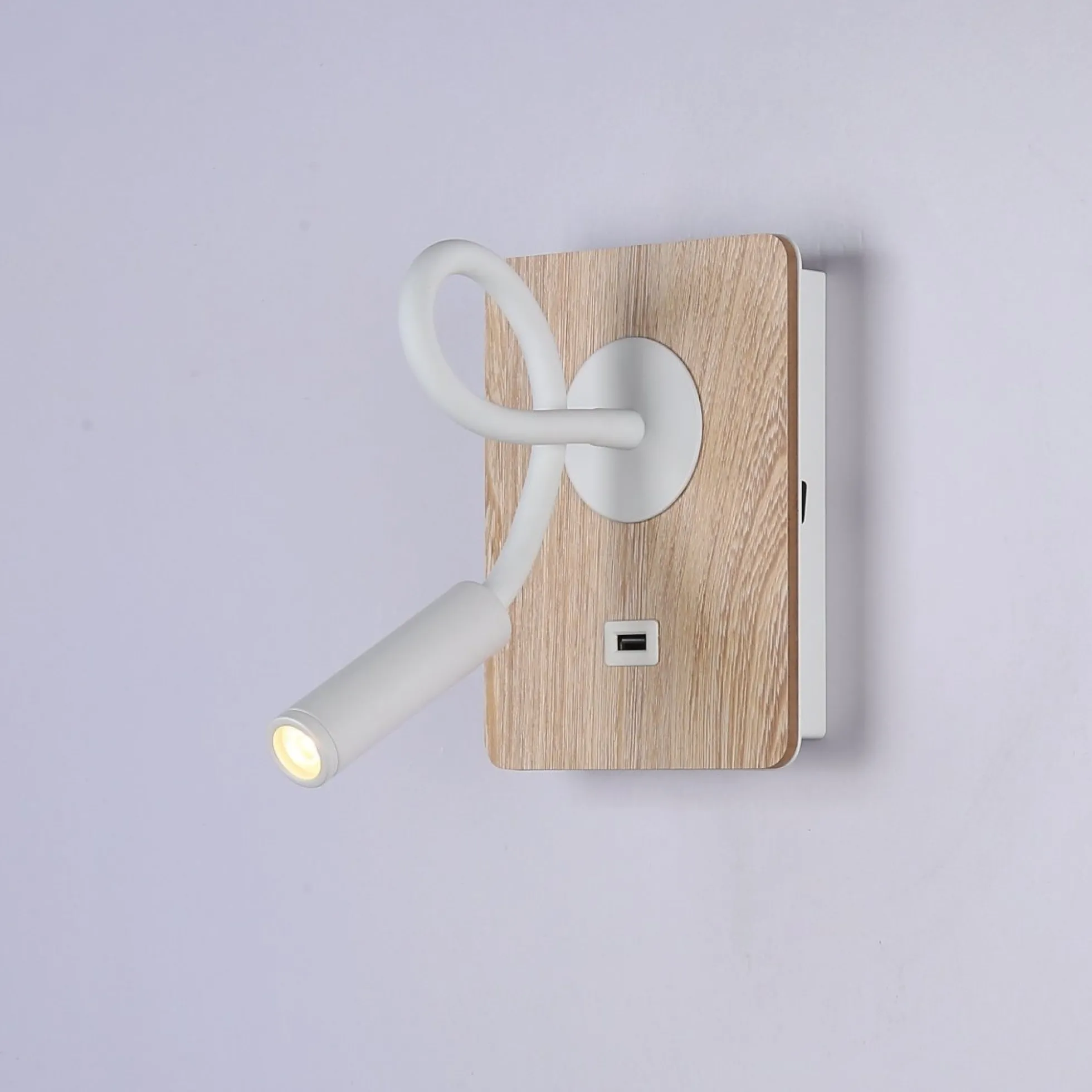 Aplique de pared flexible para lectura con puerto USB "LONDON USB" - Chip CREE - 3W