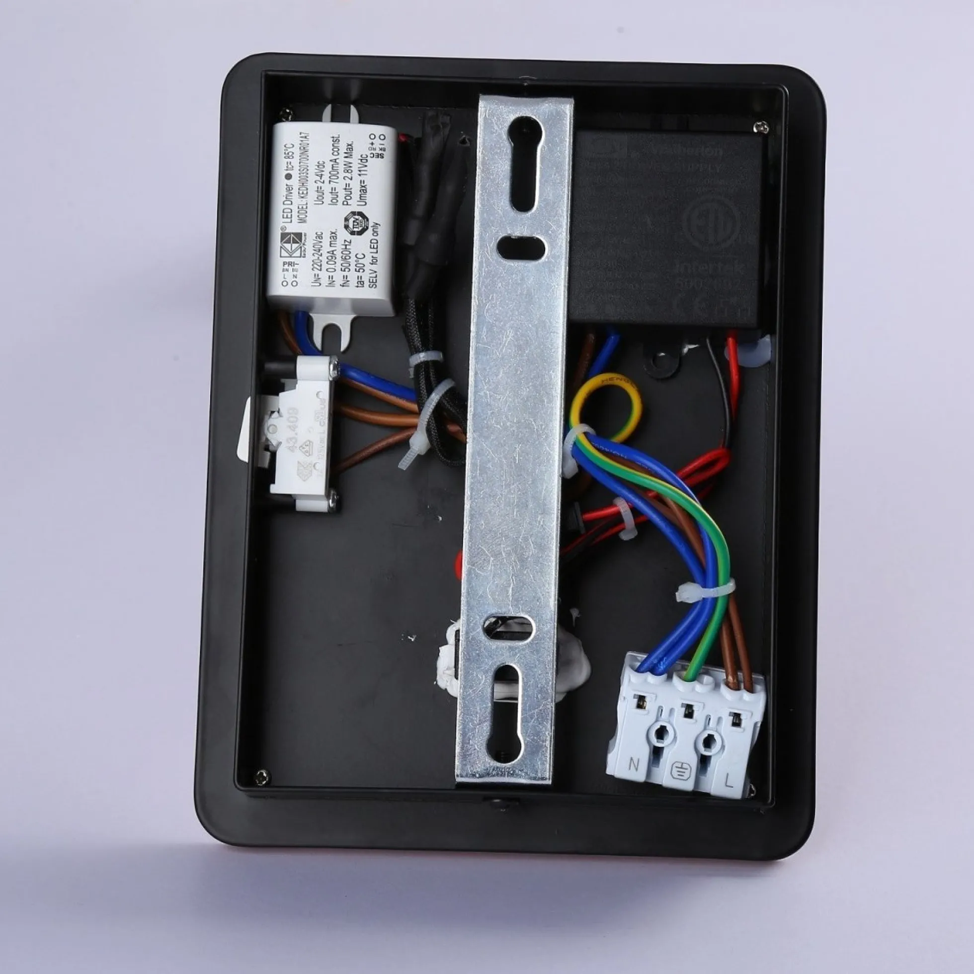 Aplique de pared flexible para lectura con puerto USB "LONDON USB" - Chip CREE - 3W