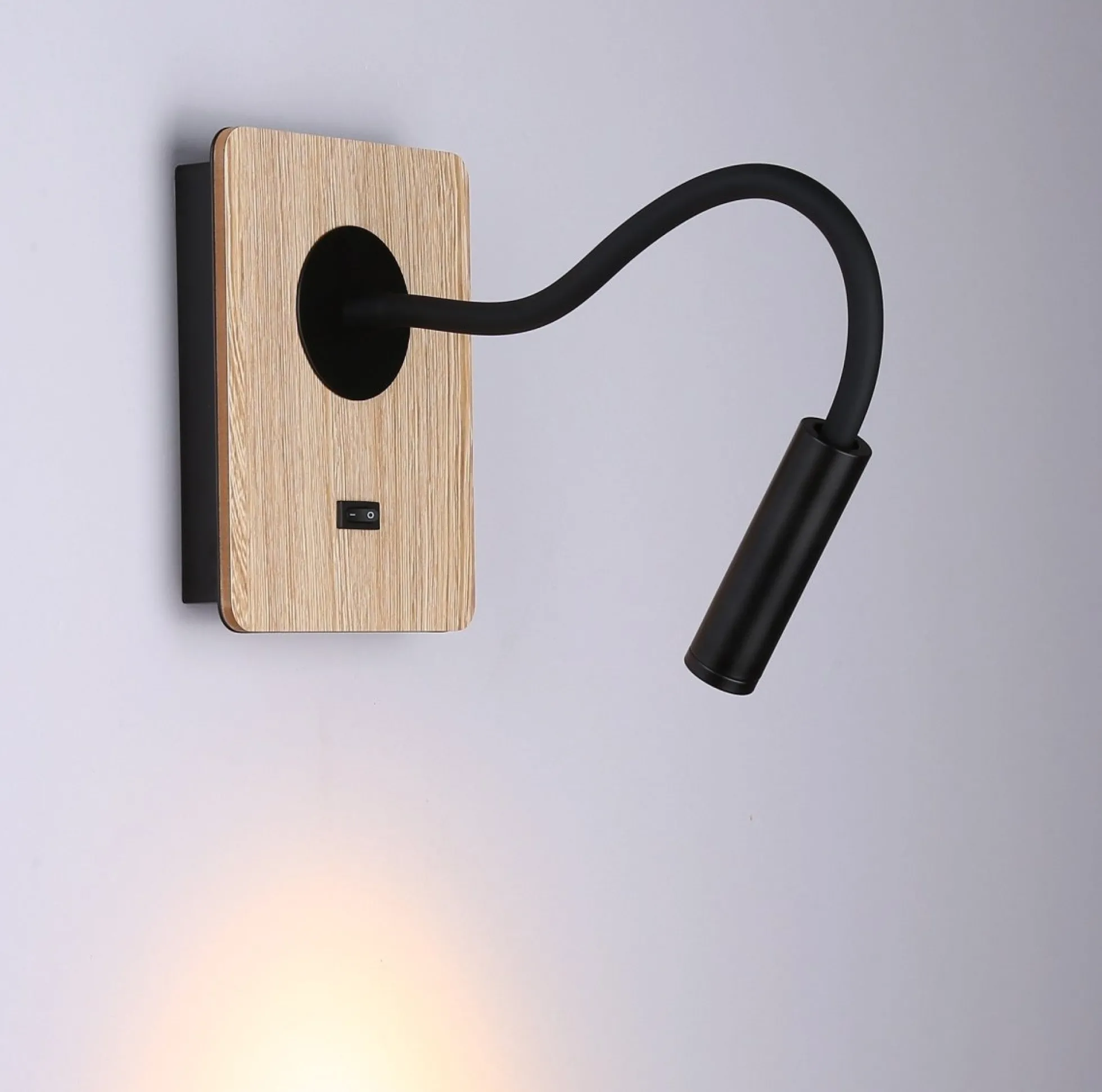 Aplique de pared flexible para lectura "LONDON" - Chip CREE - 3W