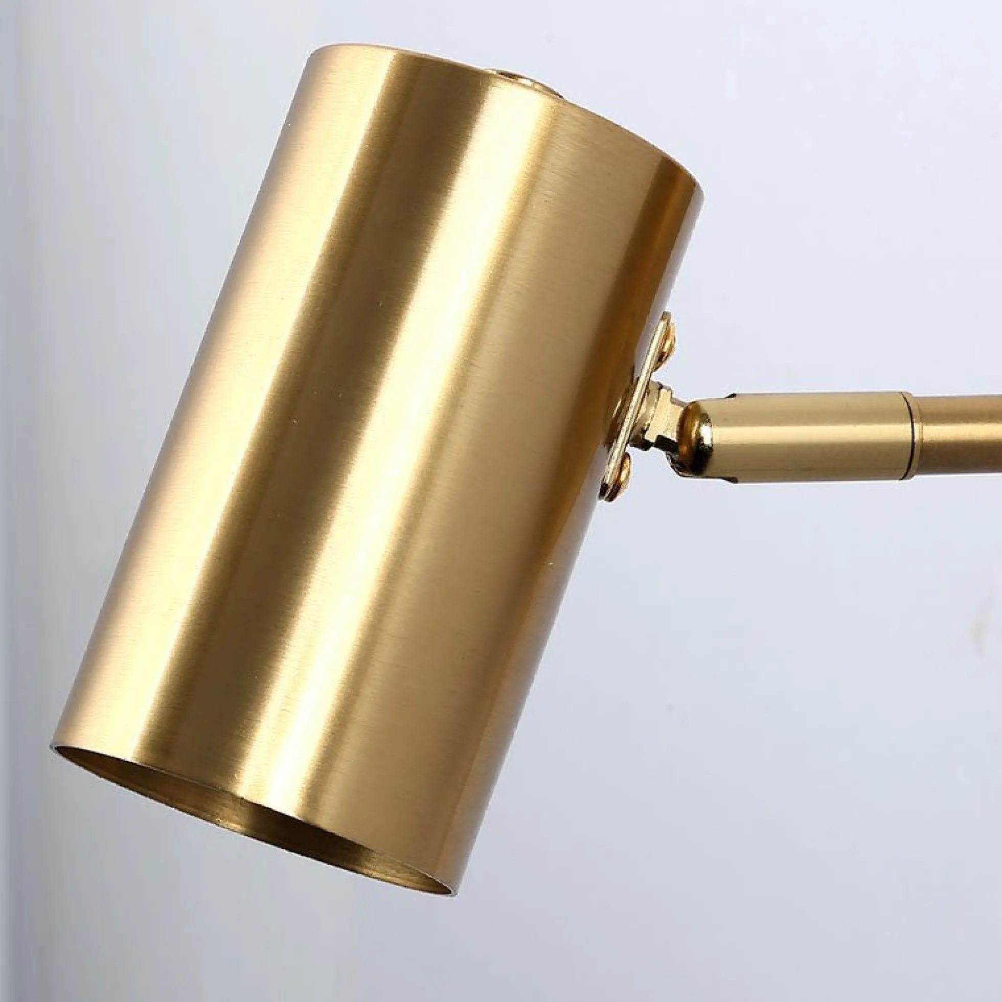Aplique de pared interior orientable "Ben" con cable y enchufe - E27