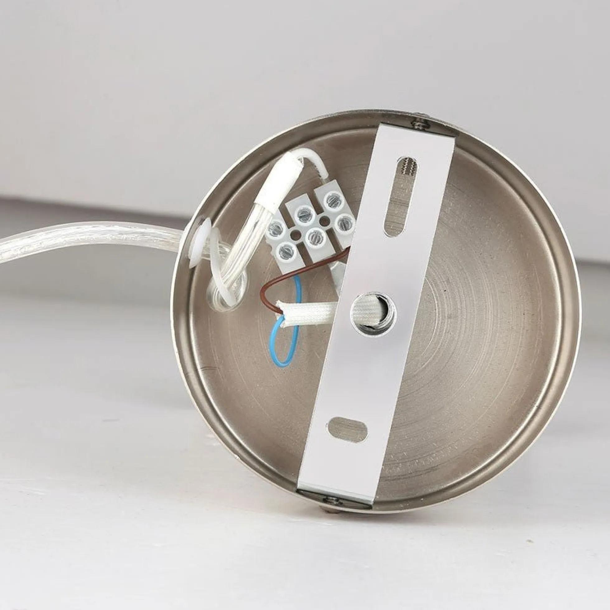 Aplique de pared interior orientable "Ben" con cable y enchufe - E27