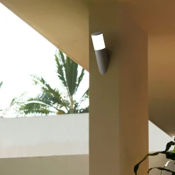 Aplique de pared LED inclinado FUMAGALLI
