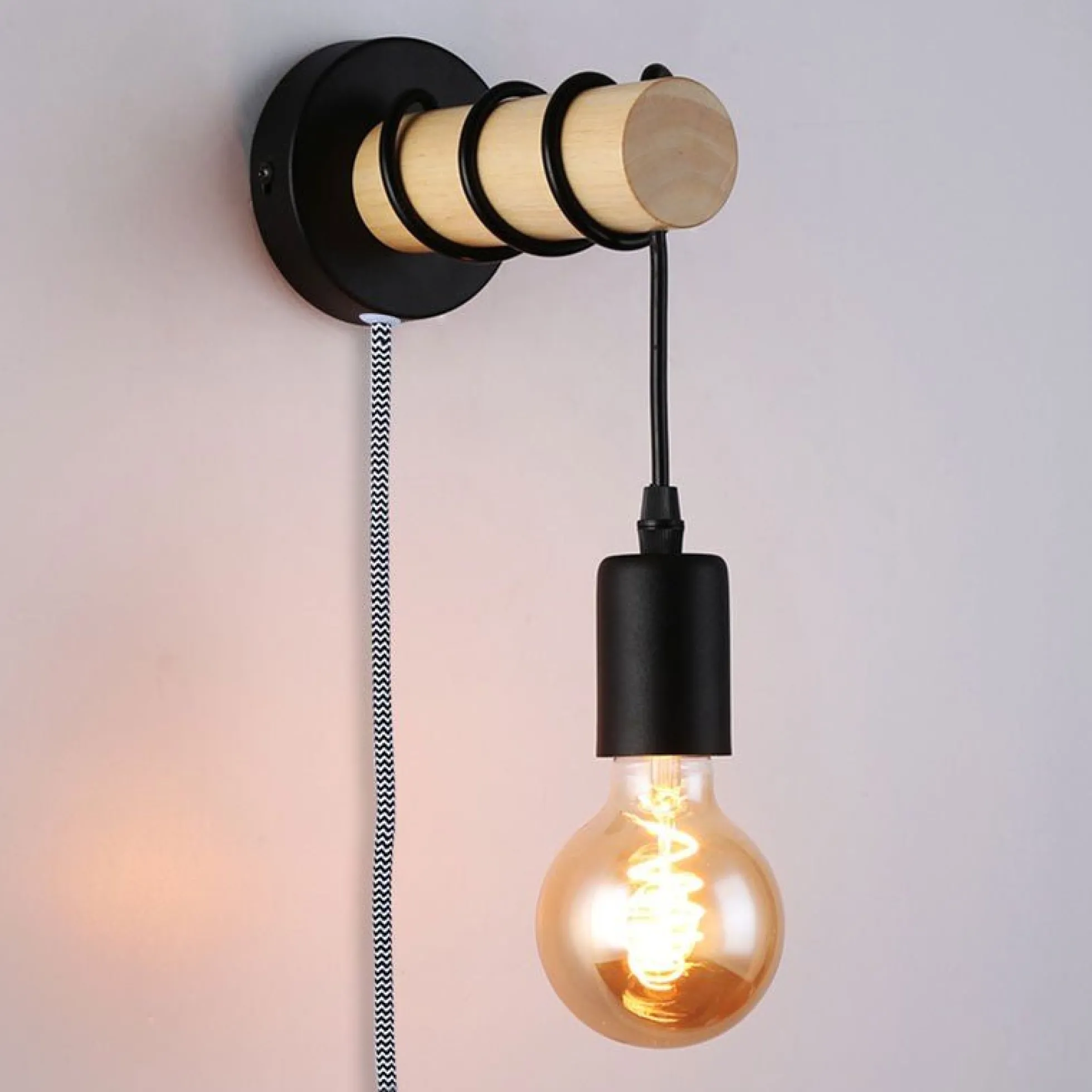 Aplique de pared madera con interruptor y enchufe "MILA"