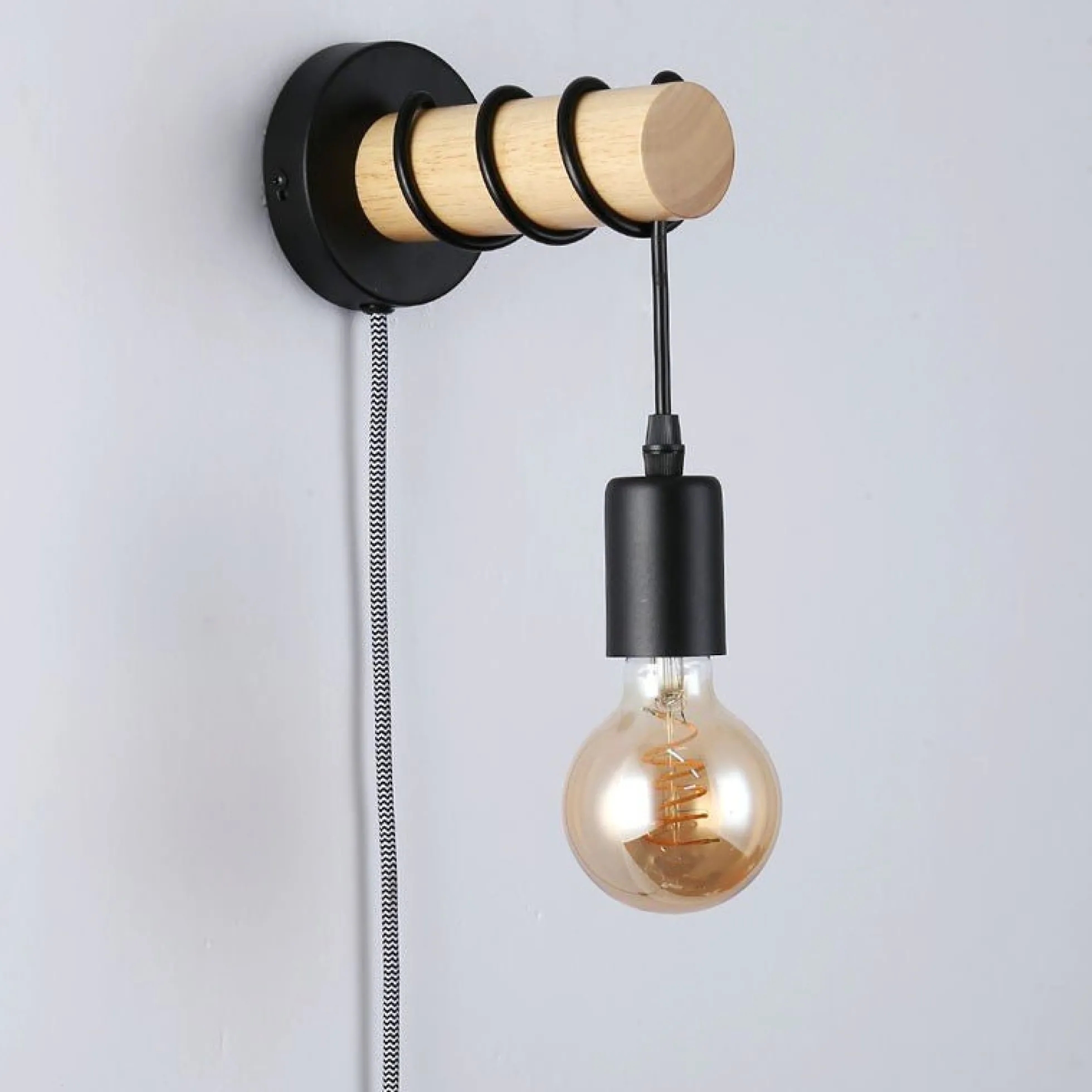 Aplique de pared madera con interruptor y enchufe "MILA"