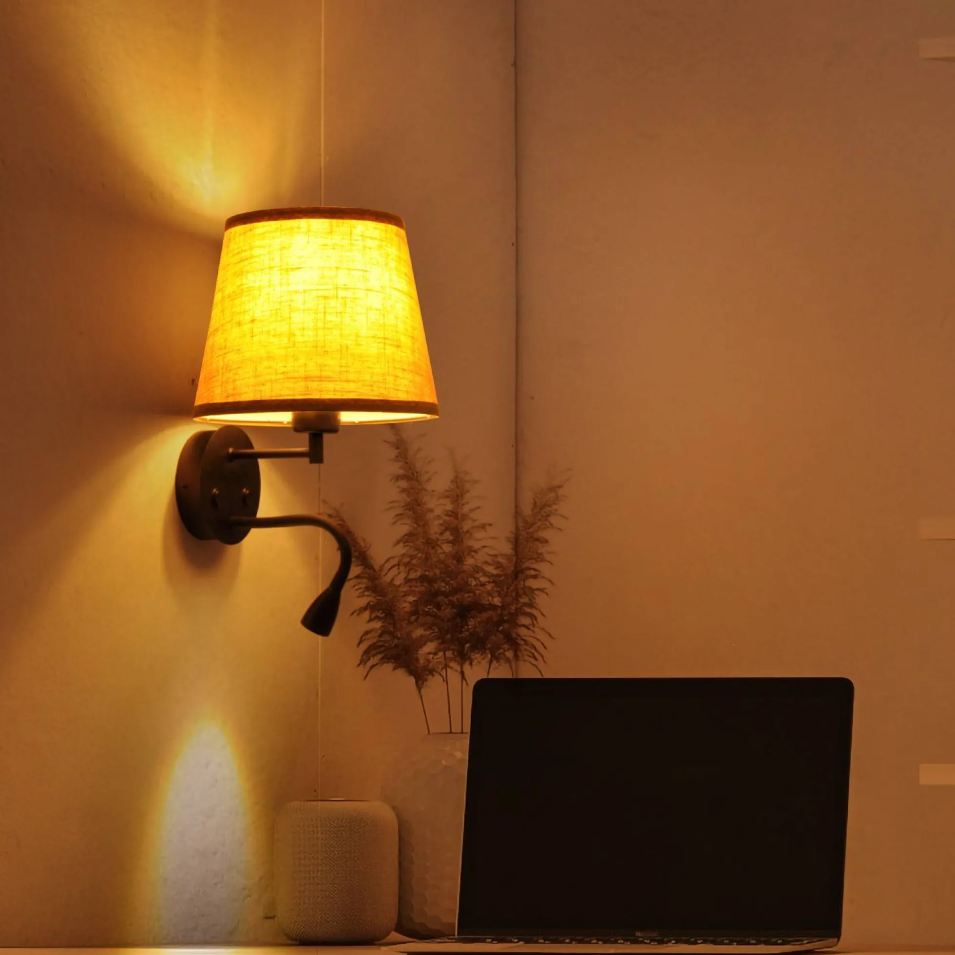 Aplique de pared "PAIR" E27 con foco LED de lectura 3W