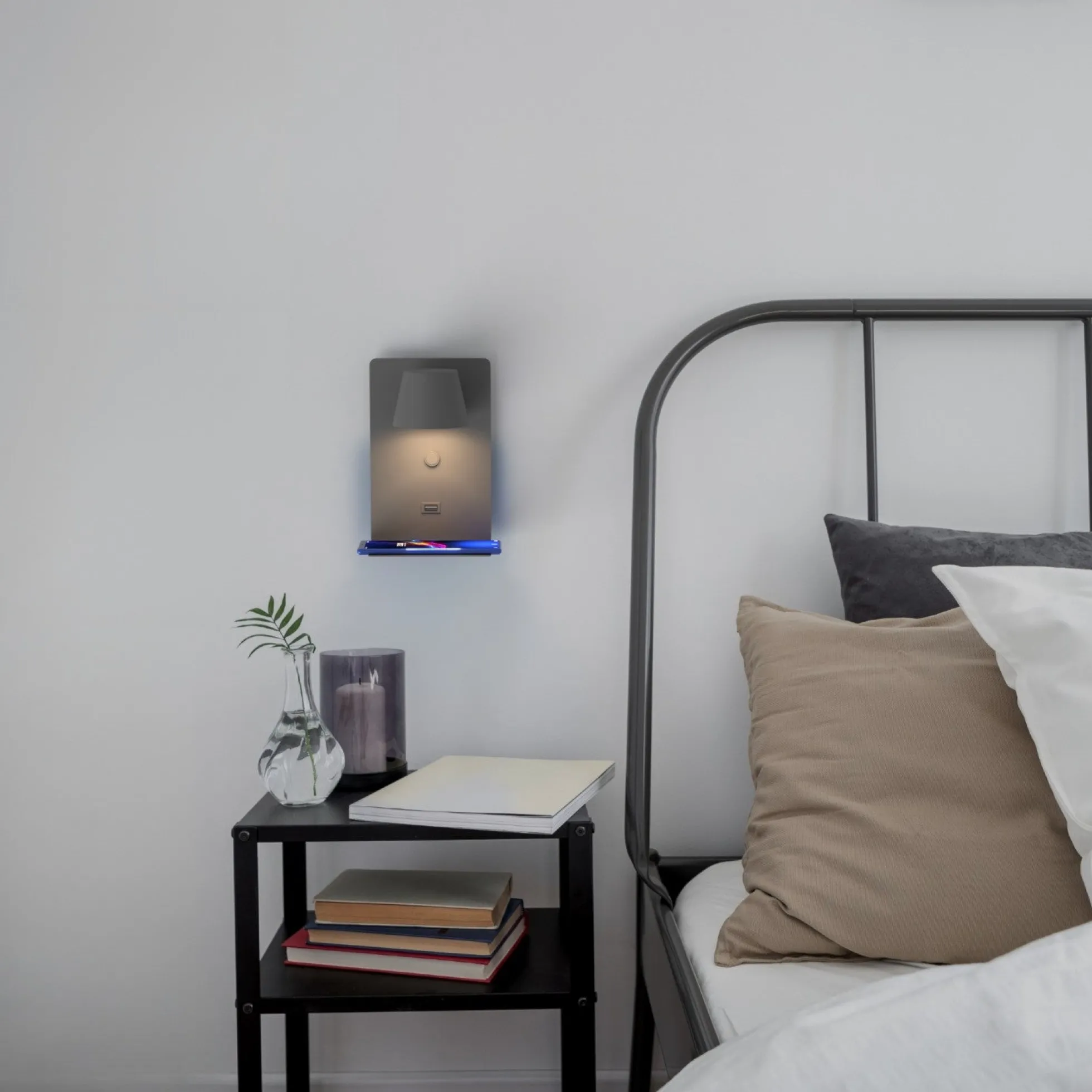 Aplique de pared para lectura con puerto USB "BASKOP W" - 6W - Base carga inalámbrica