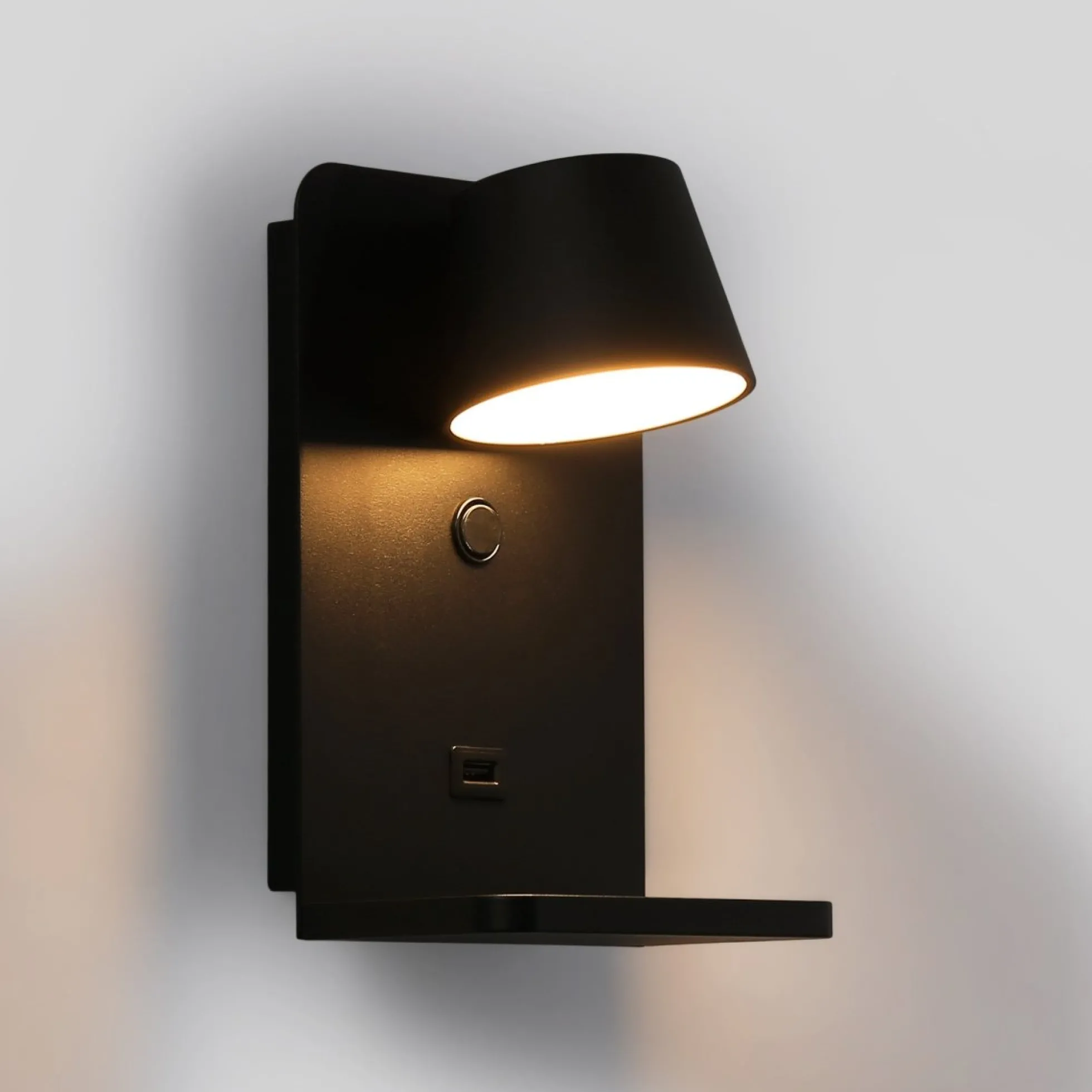 Aplique de pared para lectura con puerto USB "BASKOP W" - 6W - Base carga inalámbrica
