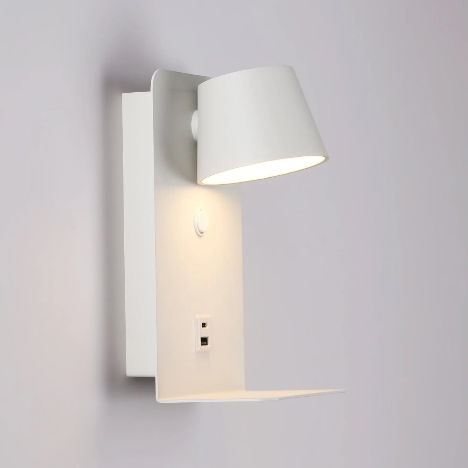 Aplique de pared para lectura "BASKOP" - Puerto USB + USB-C - 6W
