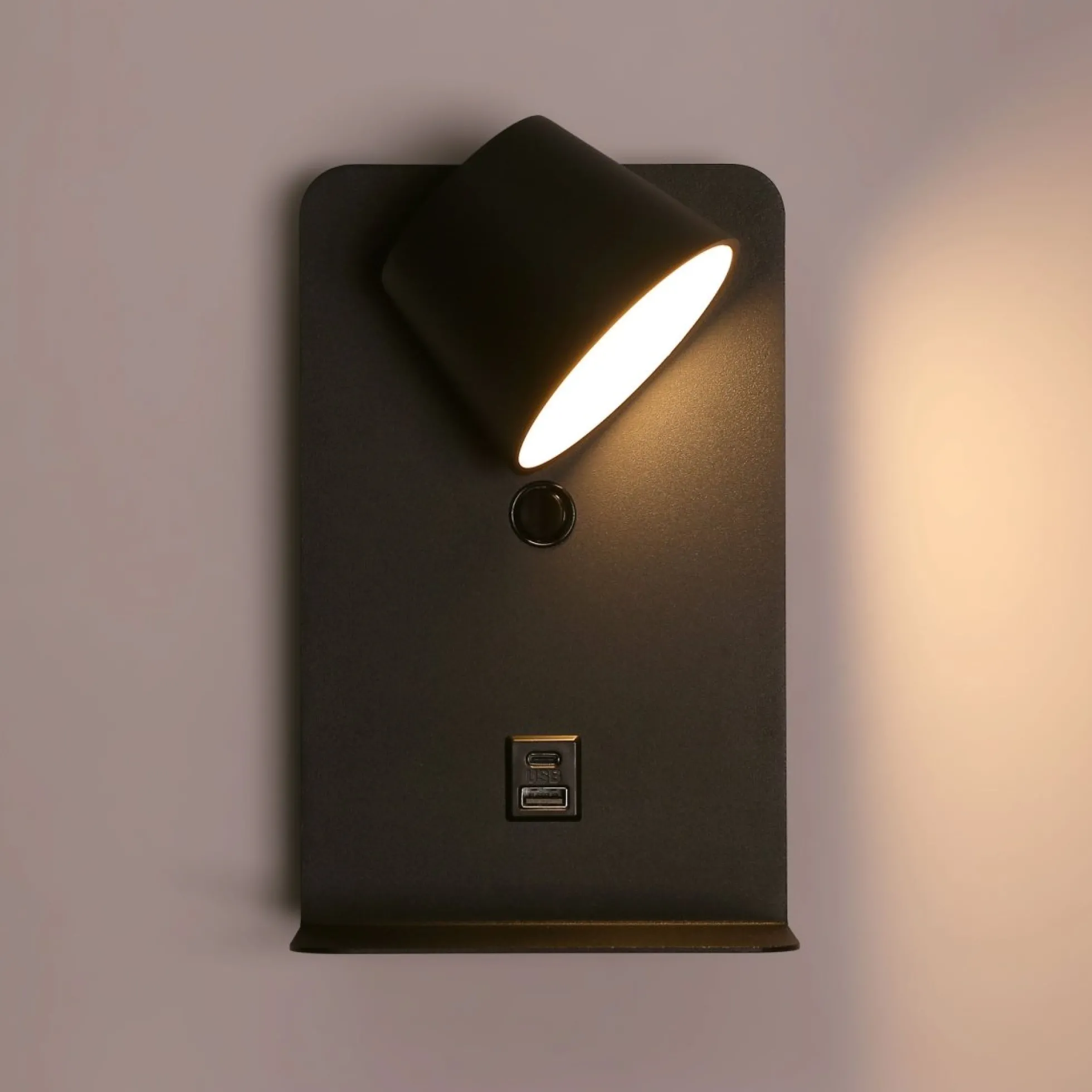 Aplique de pared para lectura "BASKOP" - Puerto USB + USB-C - 6W