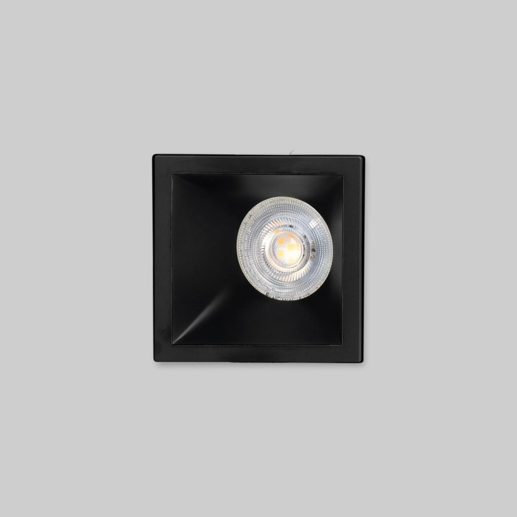 Aro downlight cuadrado asimétrico - Bajo UGR - Corte 75 x 75mm