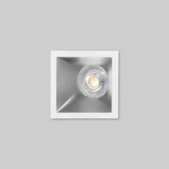 Aro downlight cuadrado asimétrico - Bajo UGR - Corte 75 x 75mm