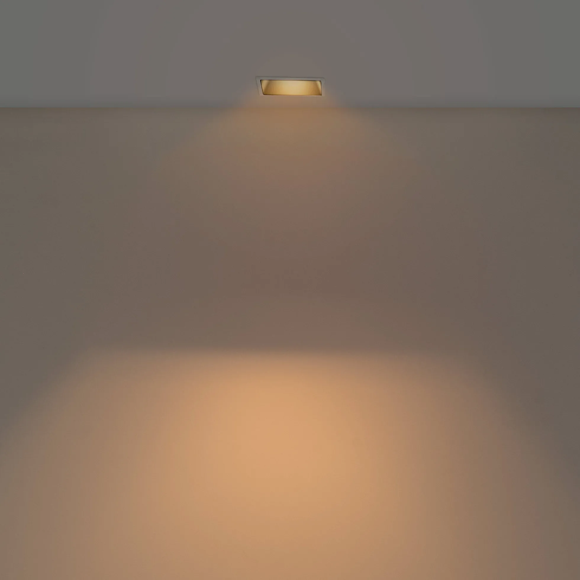 Aro downlight cuadrado asimétrico - Bajo UGR - Corte 85 x 85mm