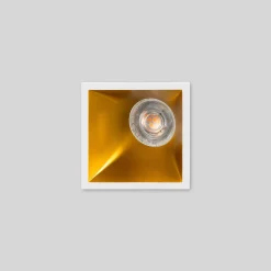 Aro downlight cuadrado asimétrico - Bajo UGR - Corte 85 x 85mm