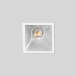 Aro downlight empotrable cuadrado - Bajo UGR - Corte 85 x 85mm