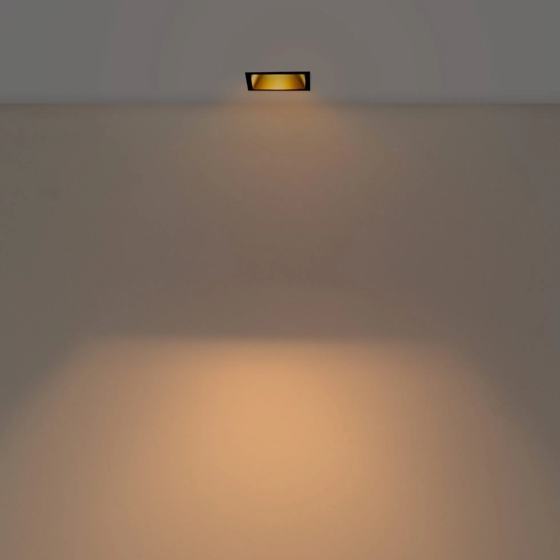 Aro downlight empotrable cuadrado - Bajo UGR - Corte 75 x 75mm
