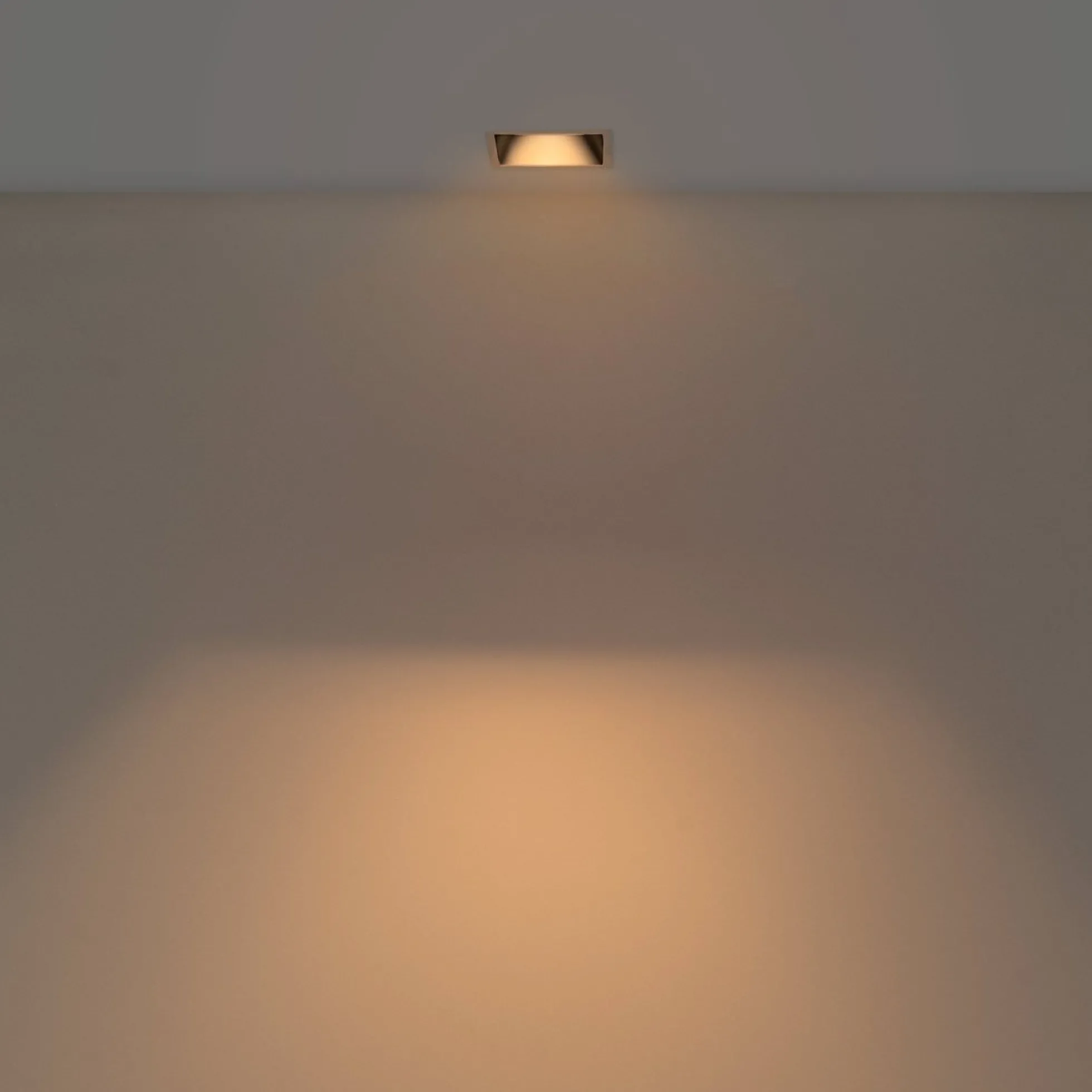 Aro downlight empotrable cuadrado - Bajo UGR - Corte 75 x 75mm