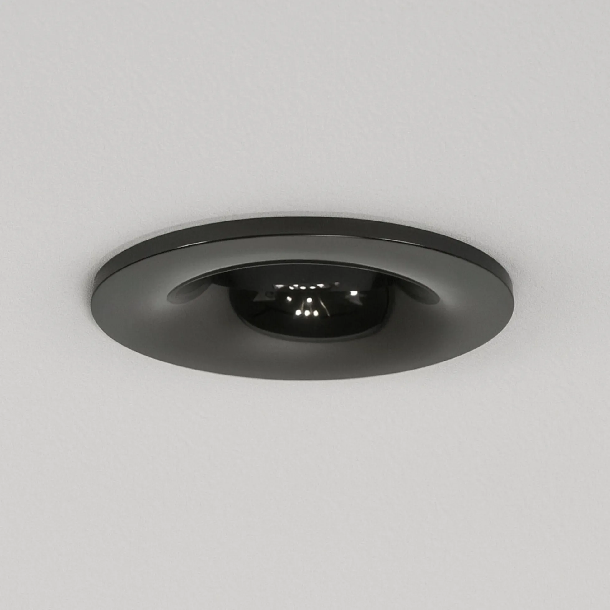 Aro downlight empotrable redondo - GU10 / MR16 - Corte Ø65mm