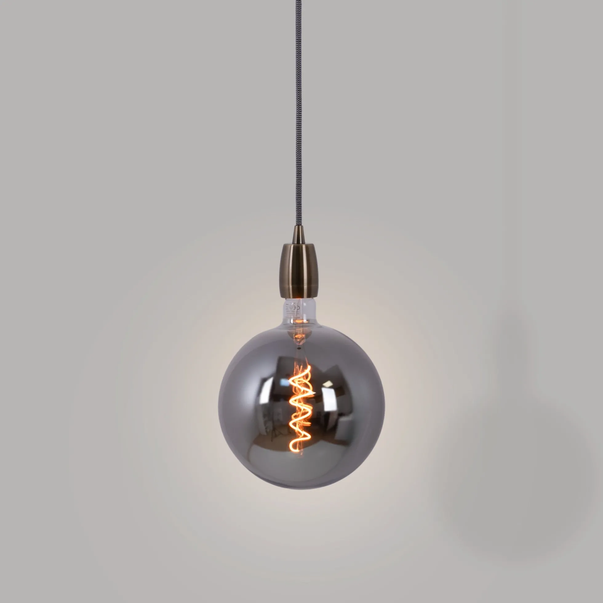 Bombilla decorativa globo filamento con tinte ahumado "Smoky" E27 G200 - Regulable - 4W - 1800K