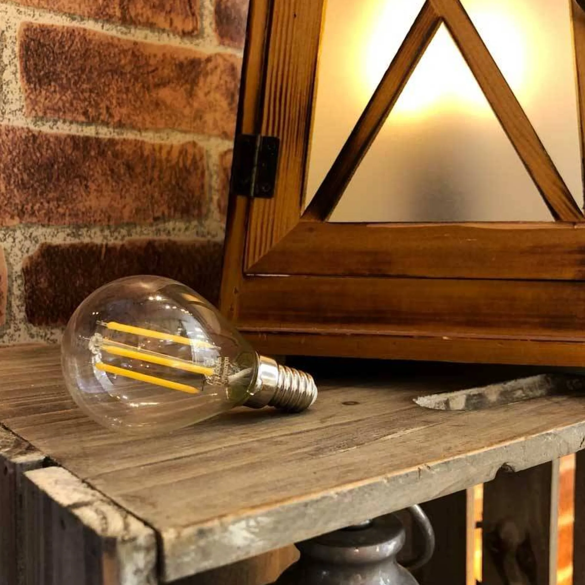 Bombilla LED filamento esférica E14 G45 - 5W