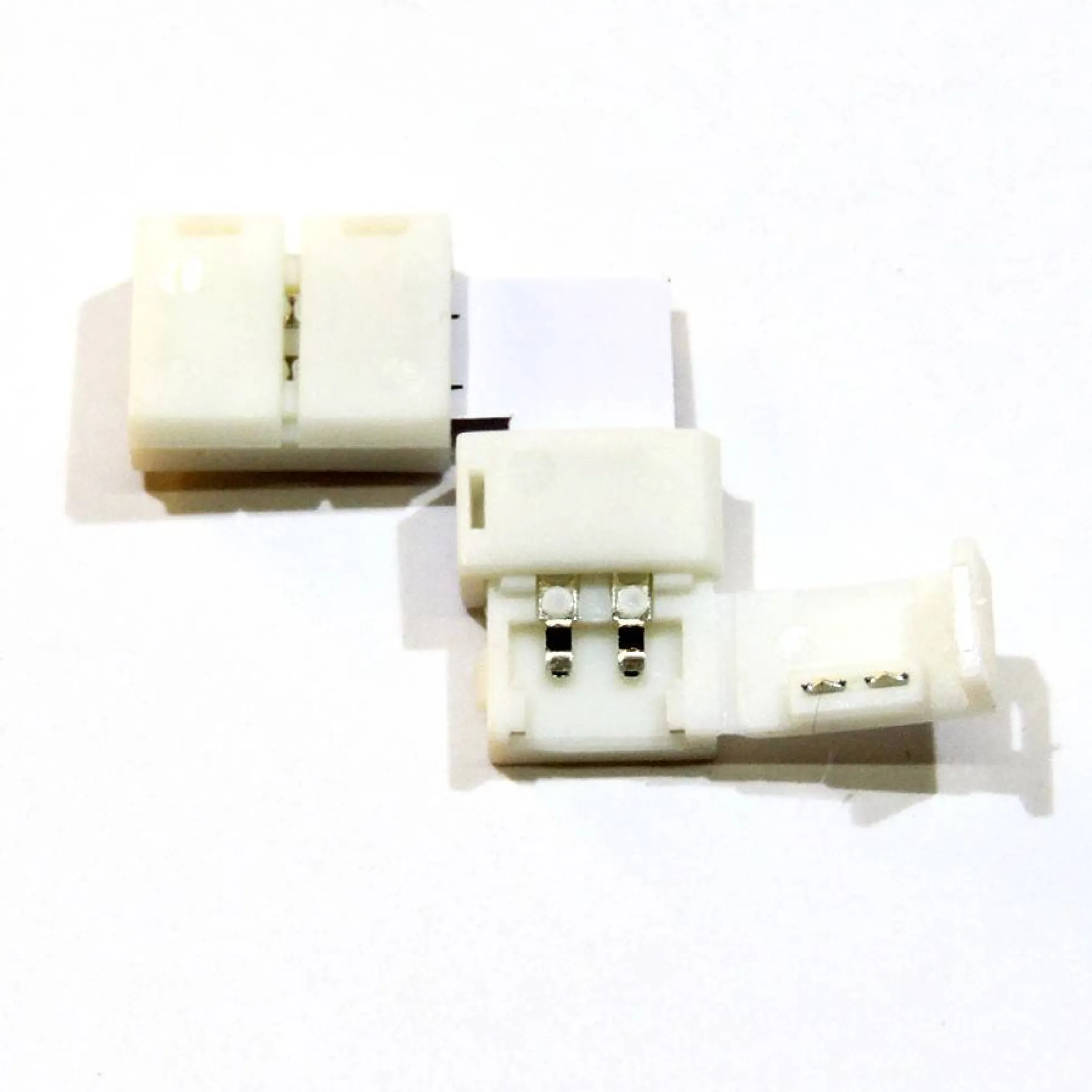 Conector para tiras LED 12V 8mm para esquinas 90º